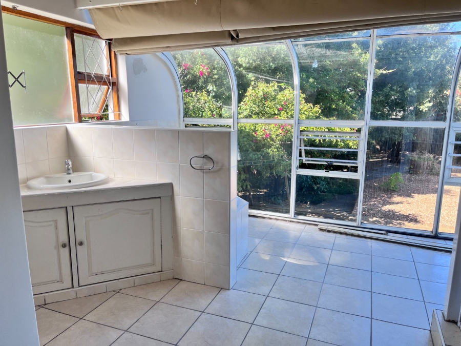 To Let 3 Bedroom Property for Rent in Table View Western Cape